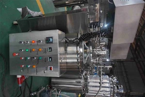 Jangli keverőtartálya precíz, hatékony vákuumrendszerrel